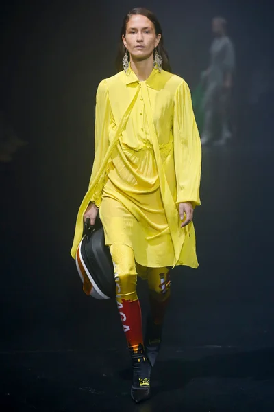 Look 39